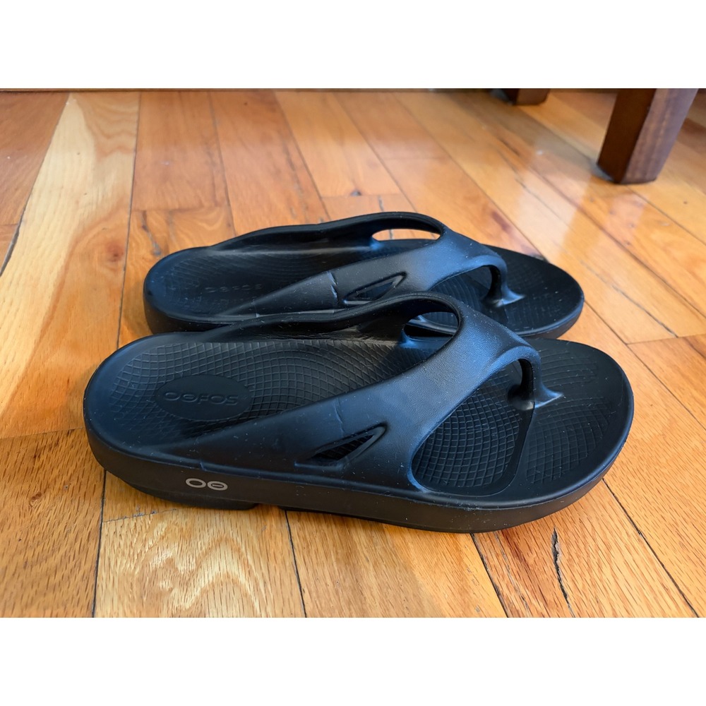 OOFOS OOriginal Thong Sandal Flip Flops Woman's 10/ Men's 8 Black